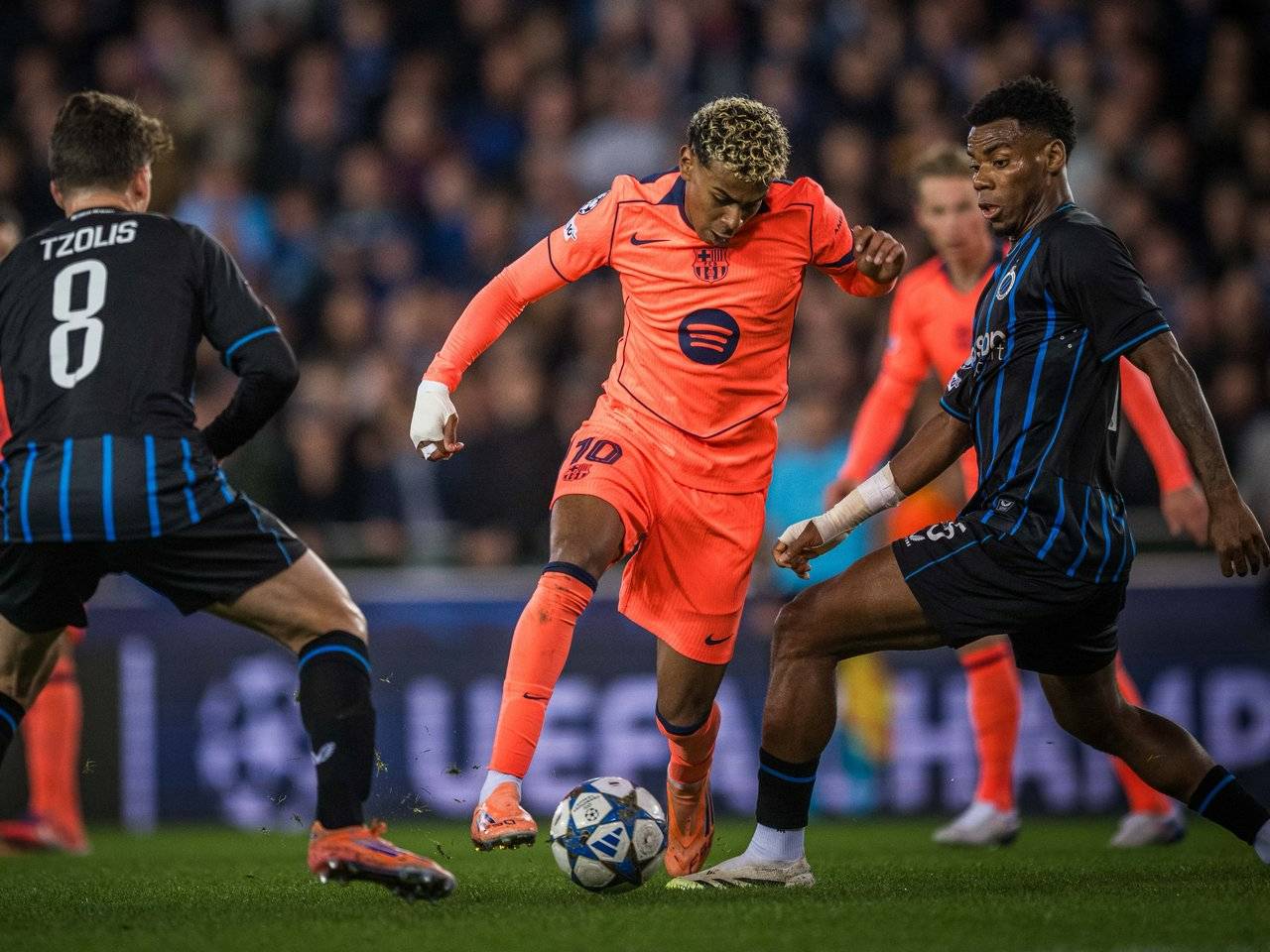 Terkait Isu Cedera Tulang Kemaluan, Lamine Yamal Beri Bantahan