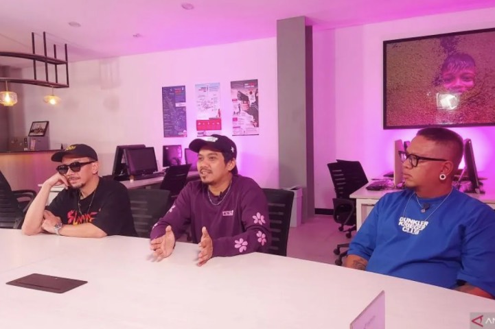 Kolaborasi Rocket Rockers dan Rizky Irmansyah, Rekaman Sampai 1 Tahun