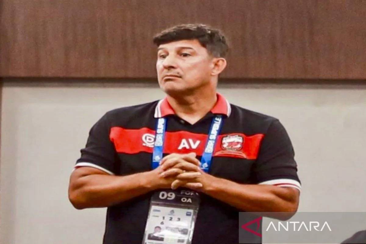 Performa Inkonsisten, Madura United Pecat Alfredo Vera