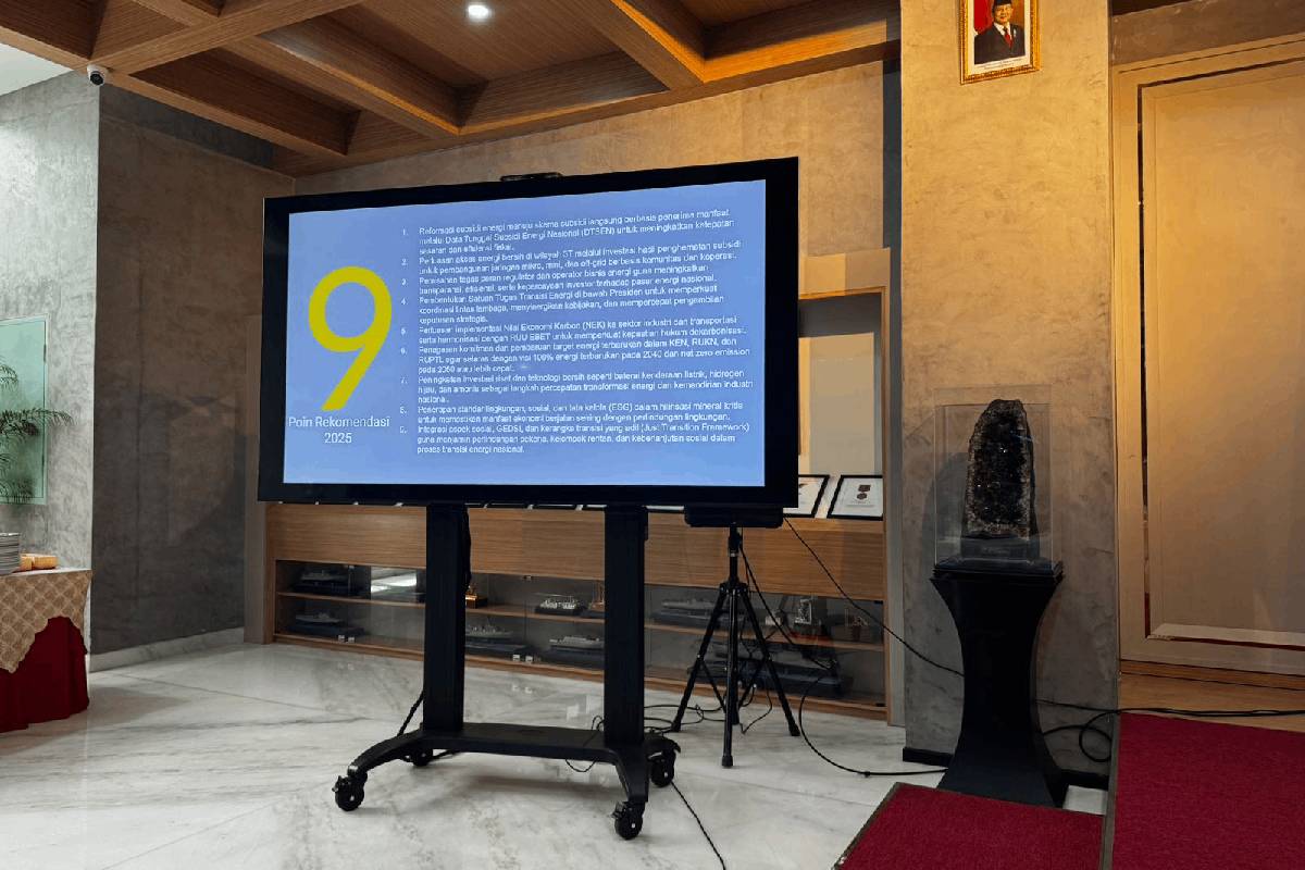 Rapor 1 Tahun Transisi Energi dan Ambisi Iklim: 9 Rekomendasi untuk Pemerintahan Prabowo-Gibran