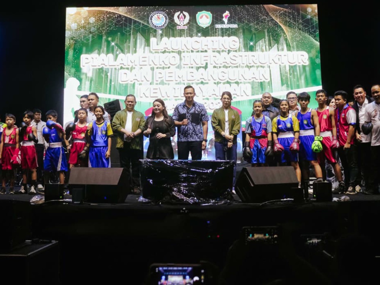 Dorong Pembangunan Berkelanjutan, AHY Disambut 50.000 Warga Sulut di Pesta Rakyat 2