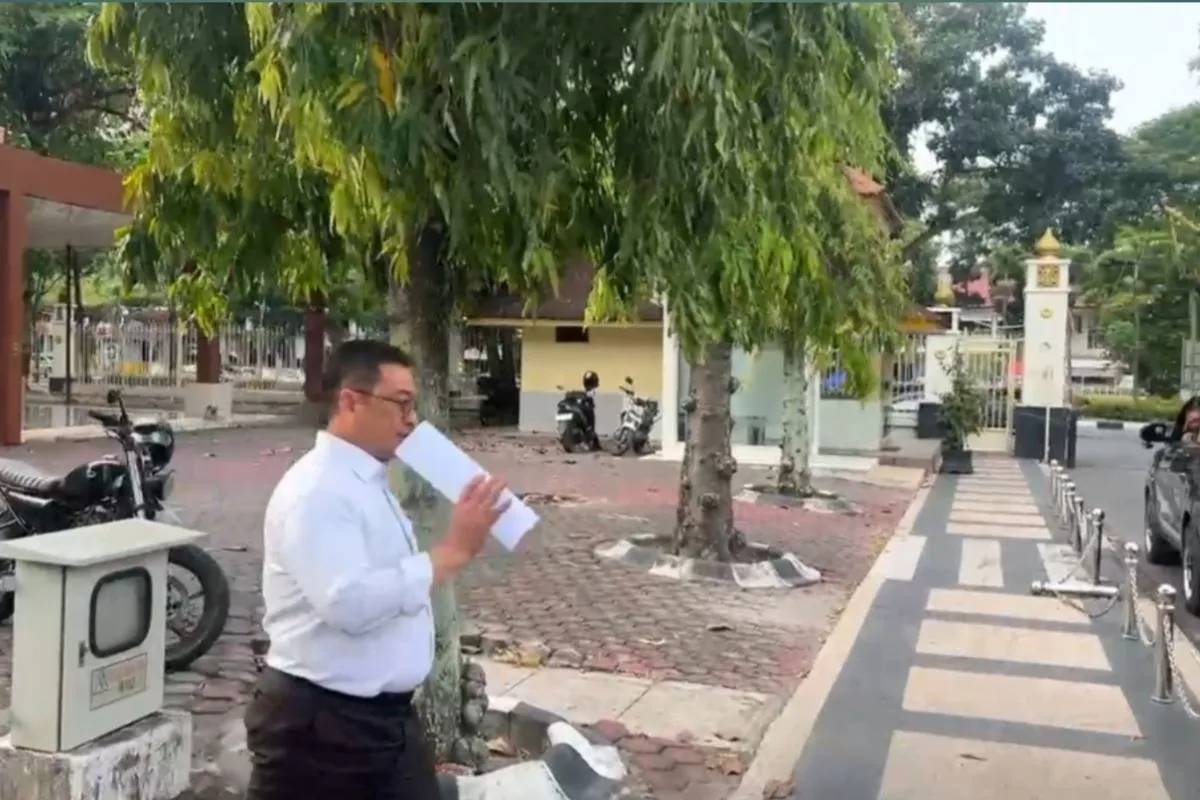 KPK Geledah Kantor Gubernur Riau, Sekda dan Kabag Protokol Ikut Diperiksa