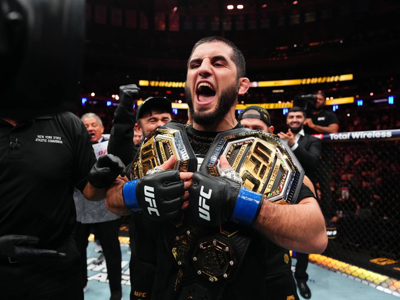 Raih 2 Gelar UFC, Islam Makhachev Lewati Rekor Khabib Nurmagomedov