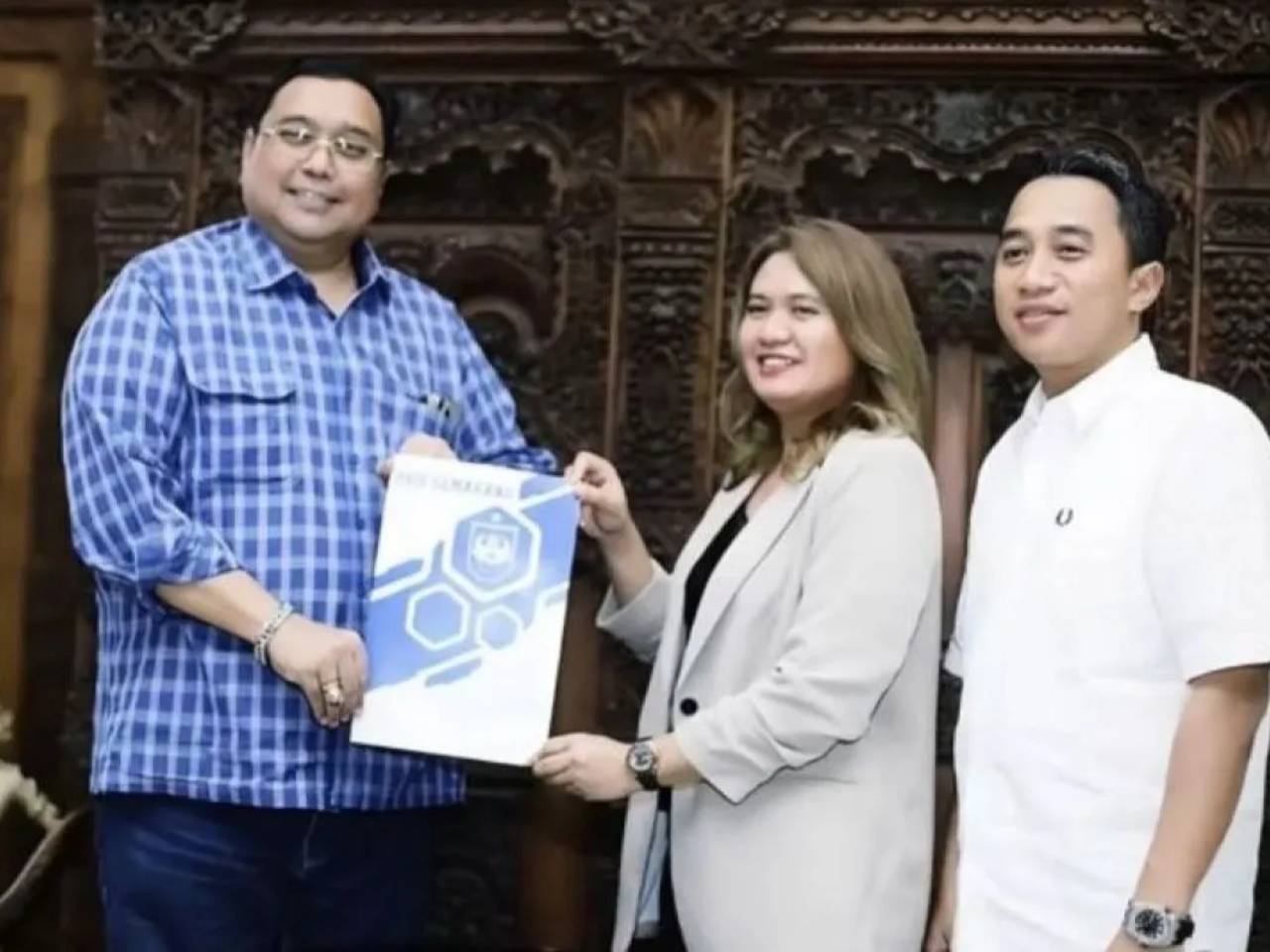 PSIS Semarang Diakuisisi Istri, Manajer Persela Siap Temui Suporter