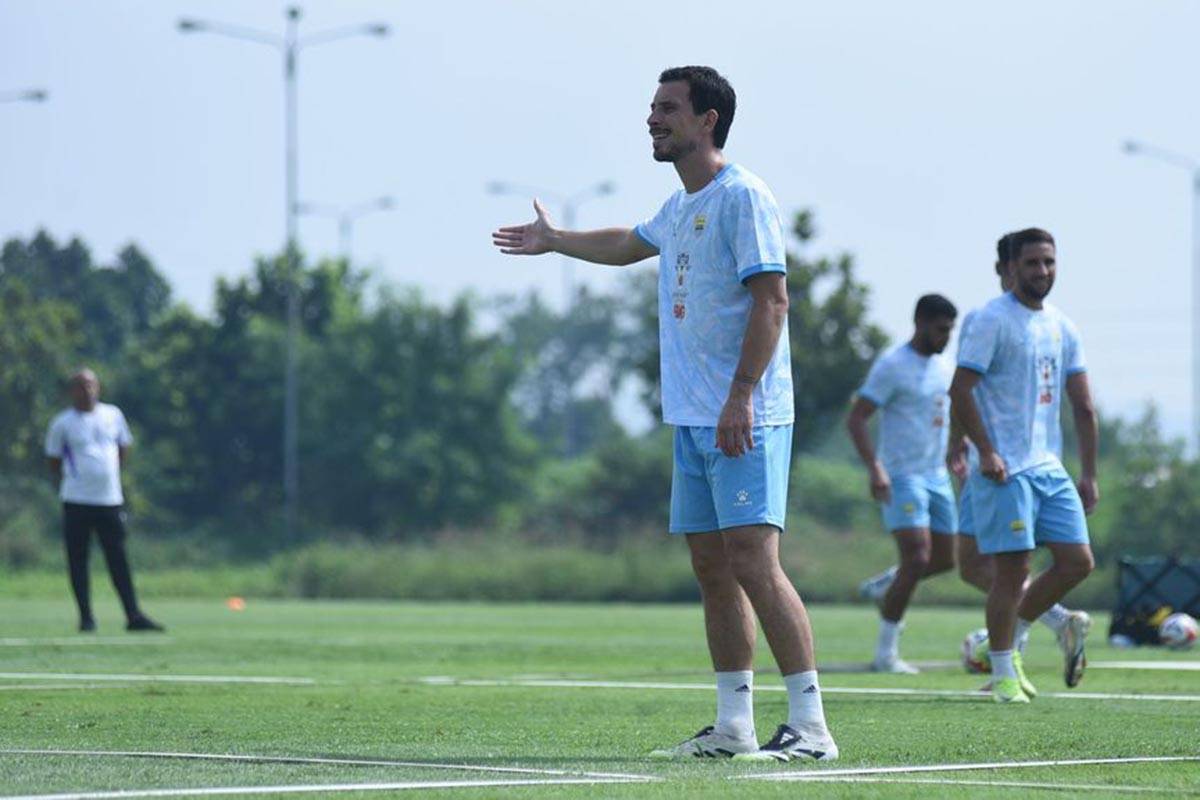 Thom Haye Pastikan Persib Bandung Siap Tempur Lawan Dewa United