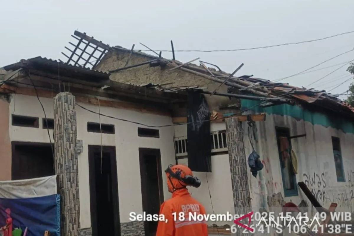 Angin Kencang Terjang Bogor, 44 Rumah Warga Rusak di 6 Kecamatan