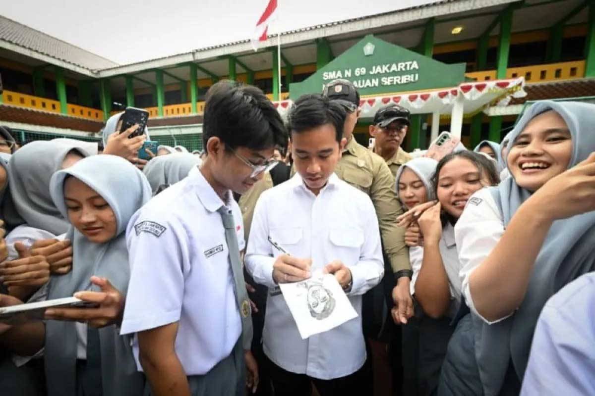 Gibran Janji Pemerintah Bantu Alat Robotik di SMAN 69 Kepulauan Seribu