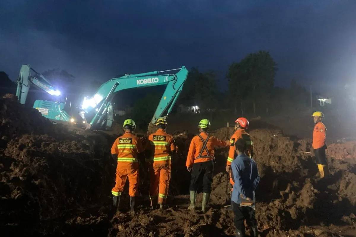 Pencarian Korban Longsor Cilacap Difokuskan di 2 Titik, 3 Warga Belum Ditemukan