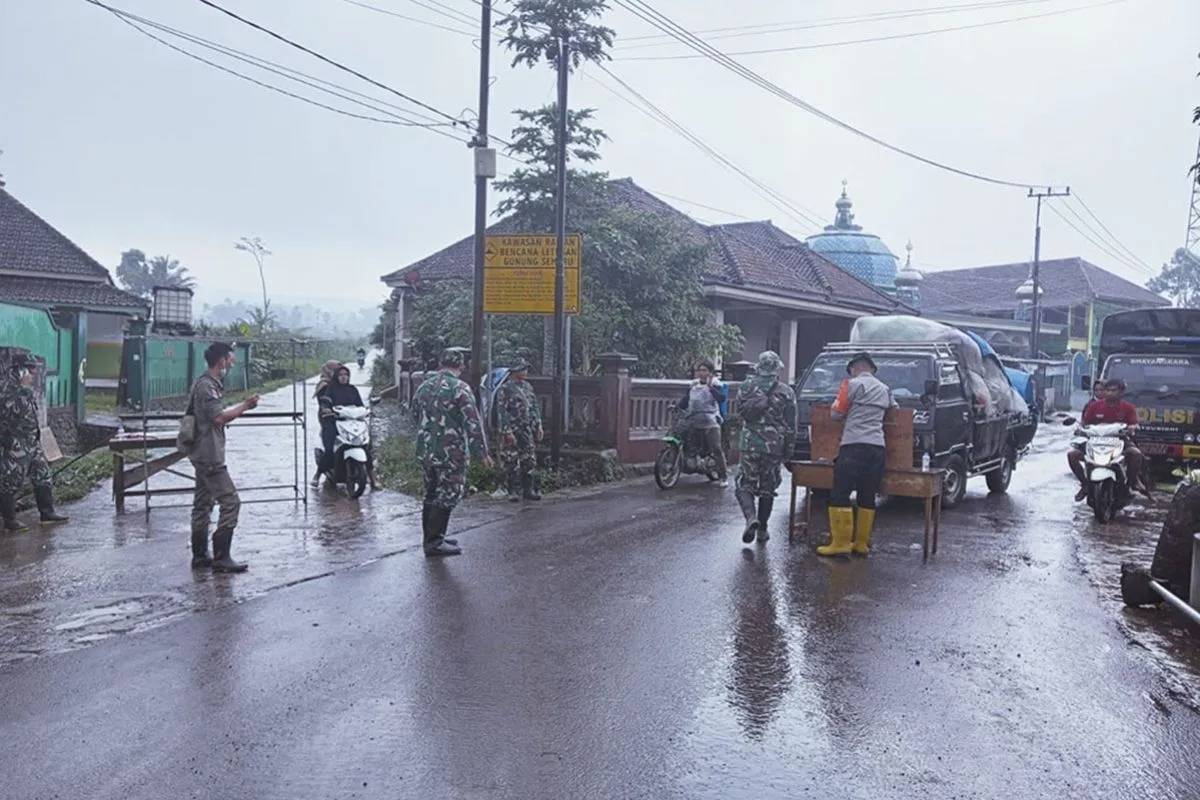Terancam Materi Erupsi Semeru, Akses Lumajang–Malang Masih Dibatasi