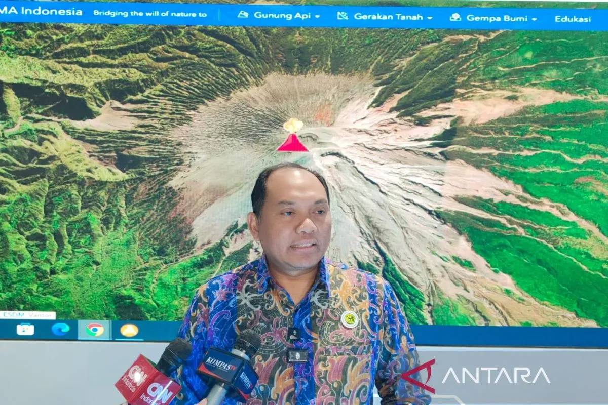 Satu-Satunya Gunung Berstatus Awas, Semeru Dipantau Tim Khusus Ahli Vulkanologi