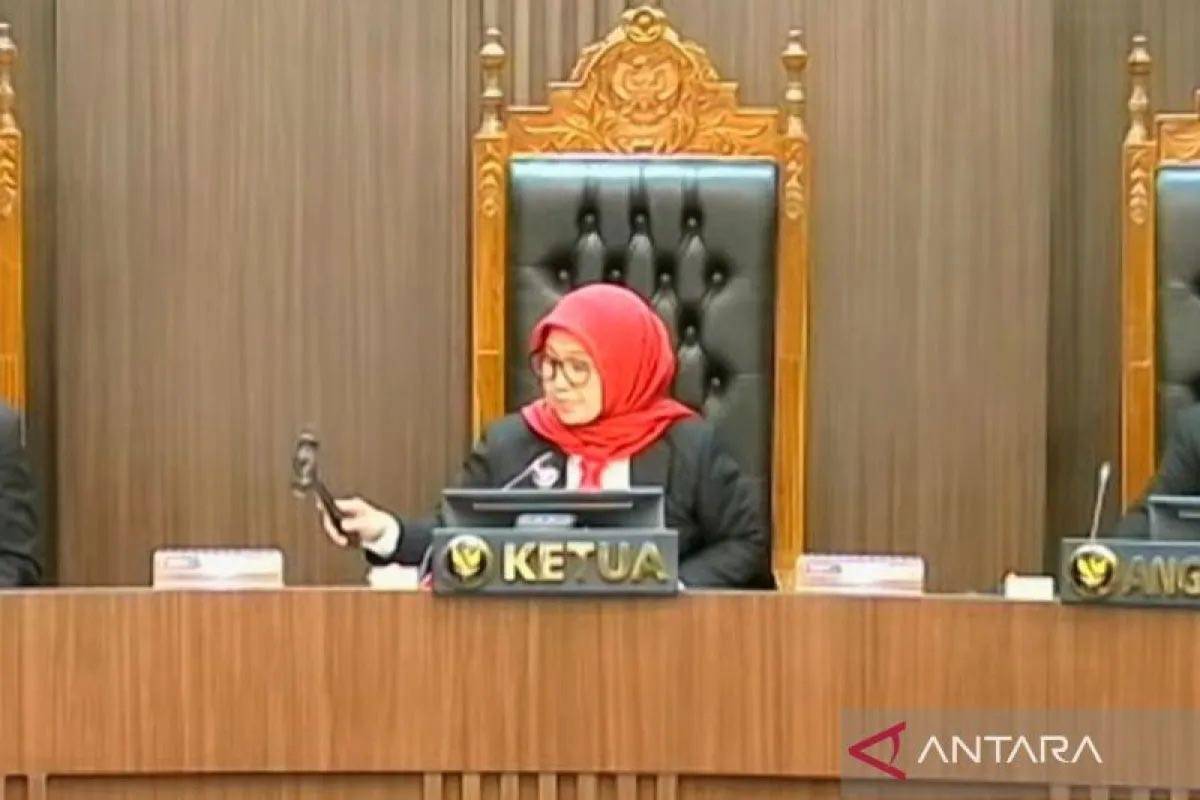 Jalin Hubungan dengan Staf Perempuan, Ketua Bawaslu Yapen Dicopot