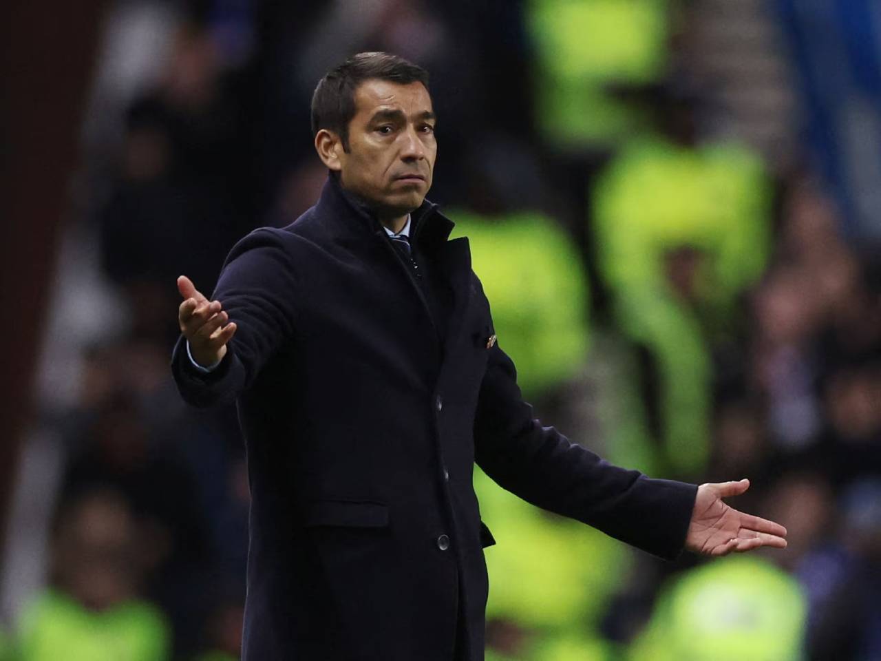 Belum Ada Kontak dengan PSSI, Masa Depan Van Bronckhorst Masih Tanda Tanya