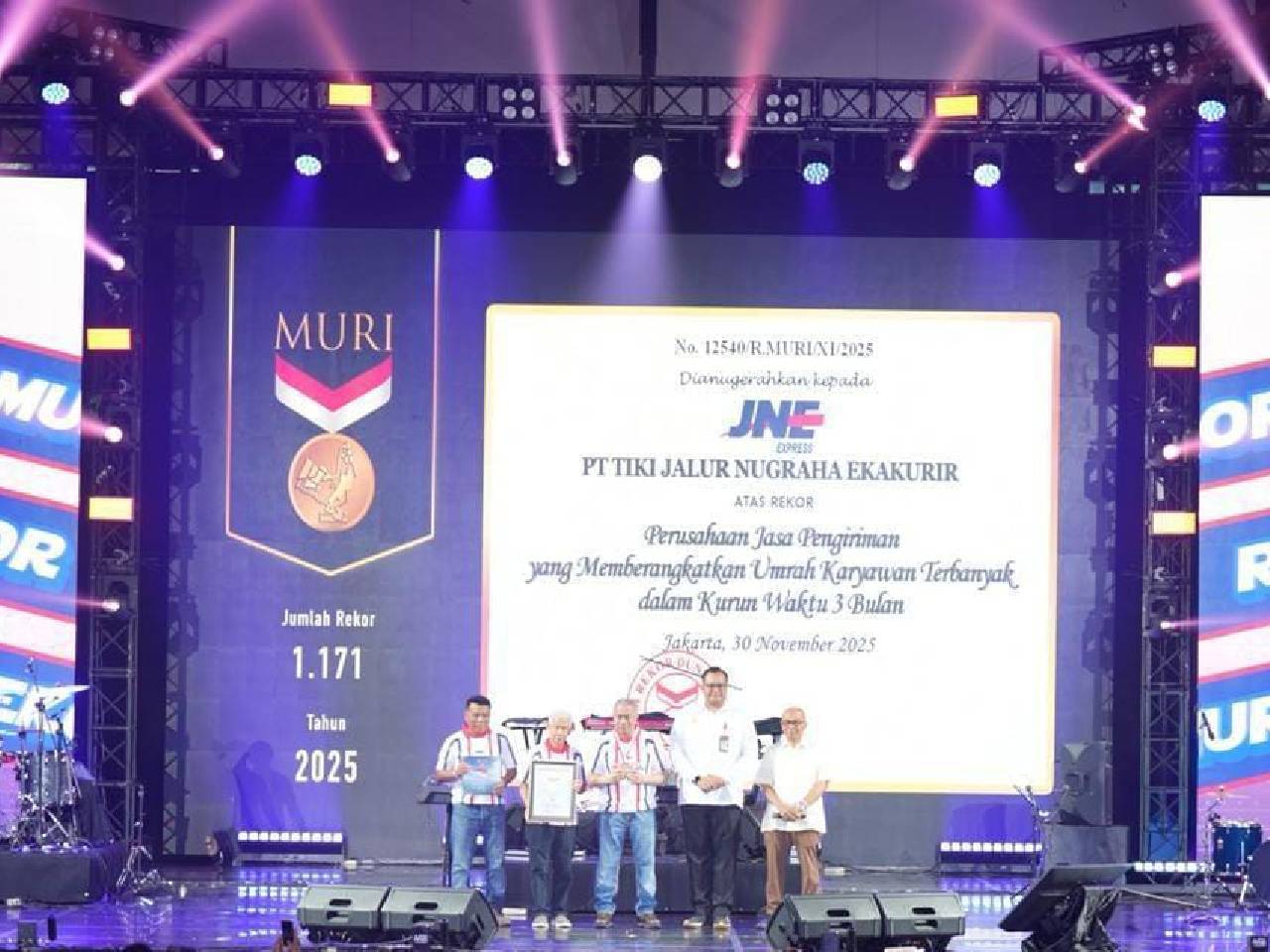 JNE Rayakan 35 Tahun dengan Semangat Bergerak Bersama dan Rekor MURI