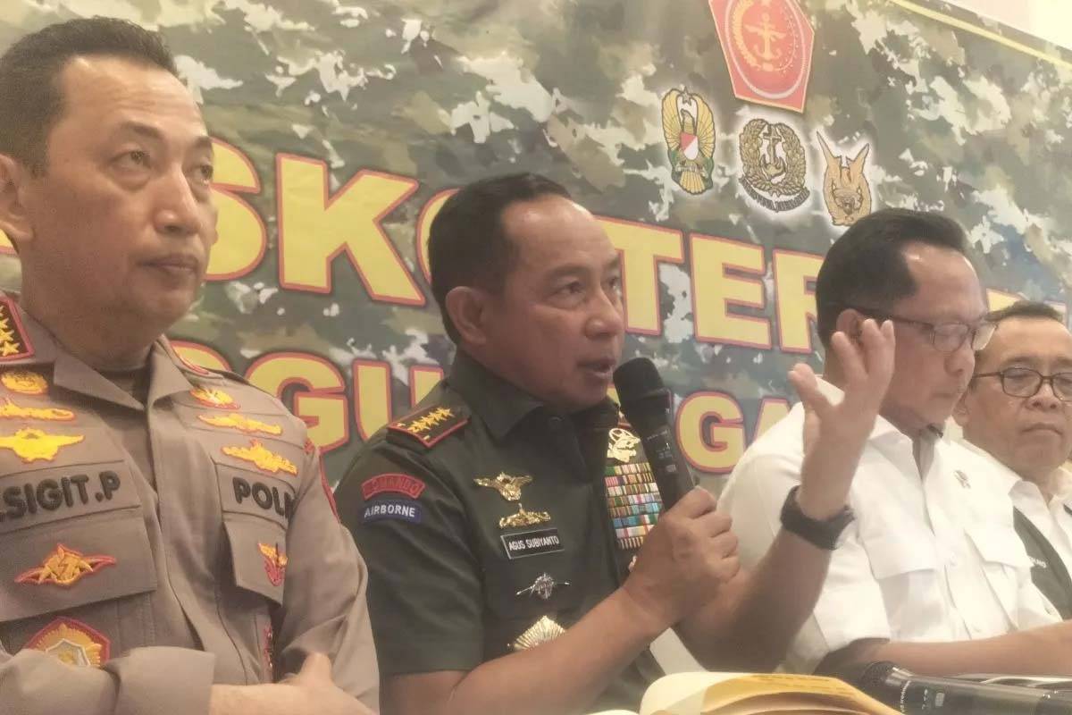 Panglima Soal Korban Bencana Punguti Beras di Tanah, Heli Disebut Tak Bisa Mendarat