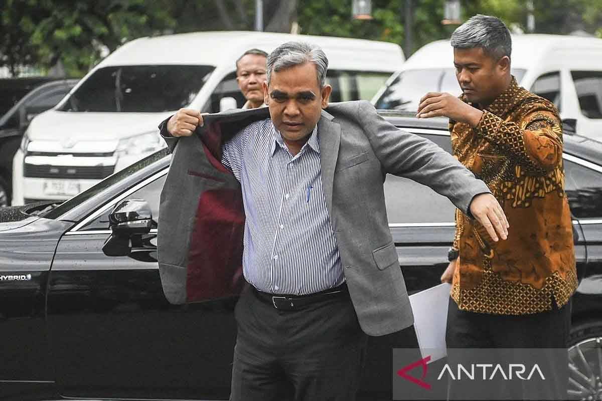 Ahmad Muzani Sebut Pemerintah Punya Kalkulasi Tentukan Status Bencana