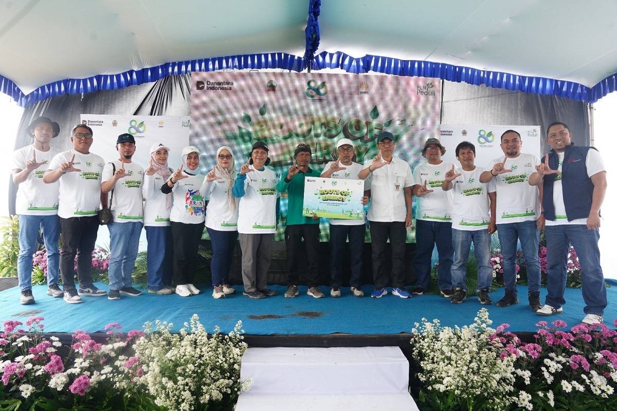 PLN Perkuat Aksi Hijau, Ribuan Pohon Ditanam di Jawa Tengah dan Jawa Barat