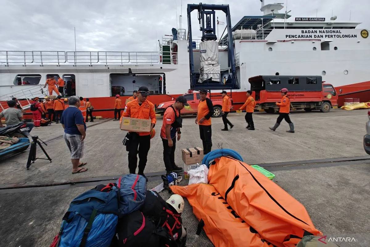 5 Hari Berlayar KN Ganesha Basarnas Tiba di Sibolga, Terhambat Gelondongan Kayu