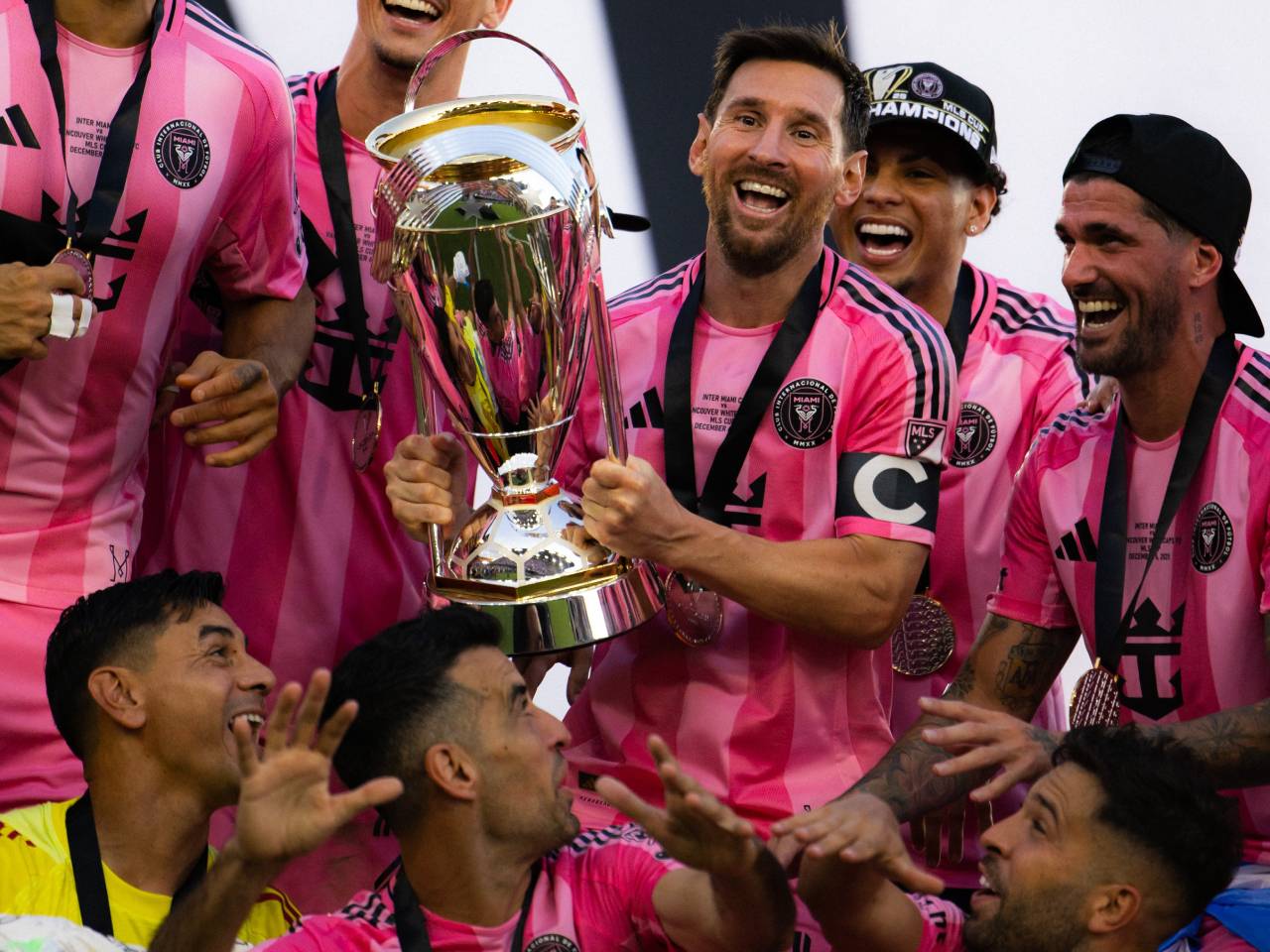Inter Miami Angkat Trofi MLS Cup 2025, Messi Cetak Rekor di Luar Nalar
