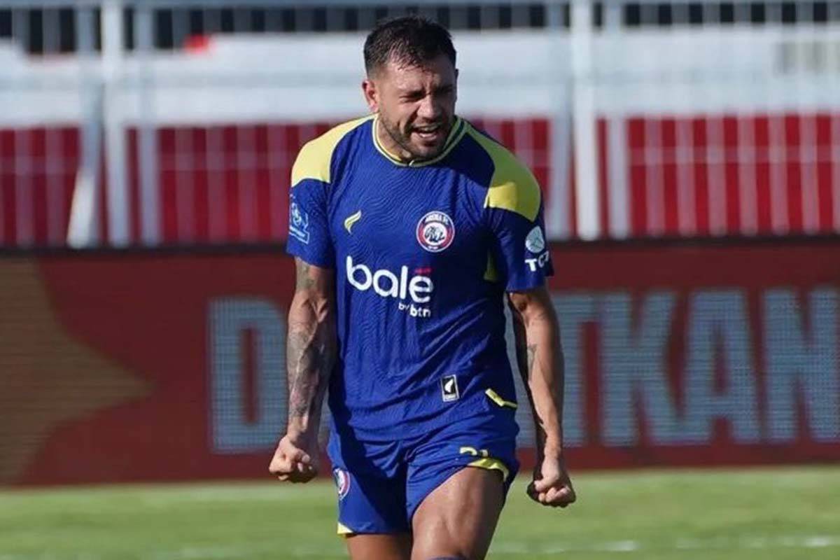 Winger Arema FC Ian Puleio Termotivasi Tingkatkan Performa Singo Edan