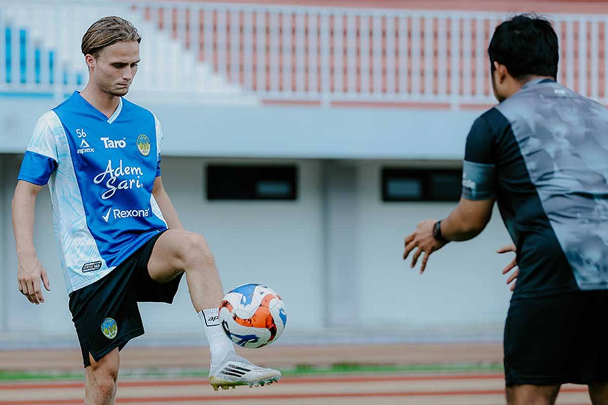 Donny Warmerdam Kembali, Kekuatan Lini Tengah PSIM Yogyakarta Disuntik