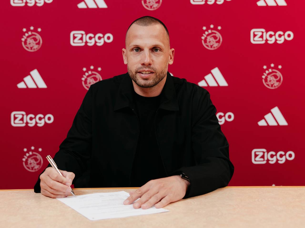 Konon John Heitinga Tolak Tawaran Latih Timnas Indonesia