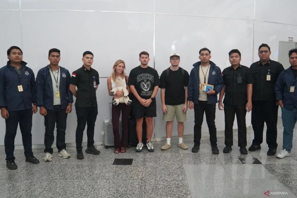 Langgar Izin Tinggal dan Lalu Lintas, Bintang Porno Inggris Dideportasi