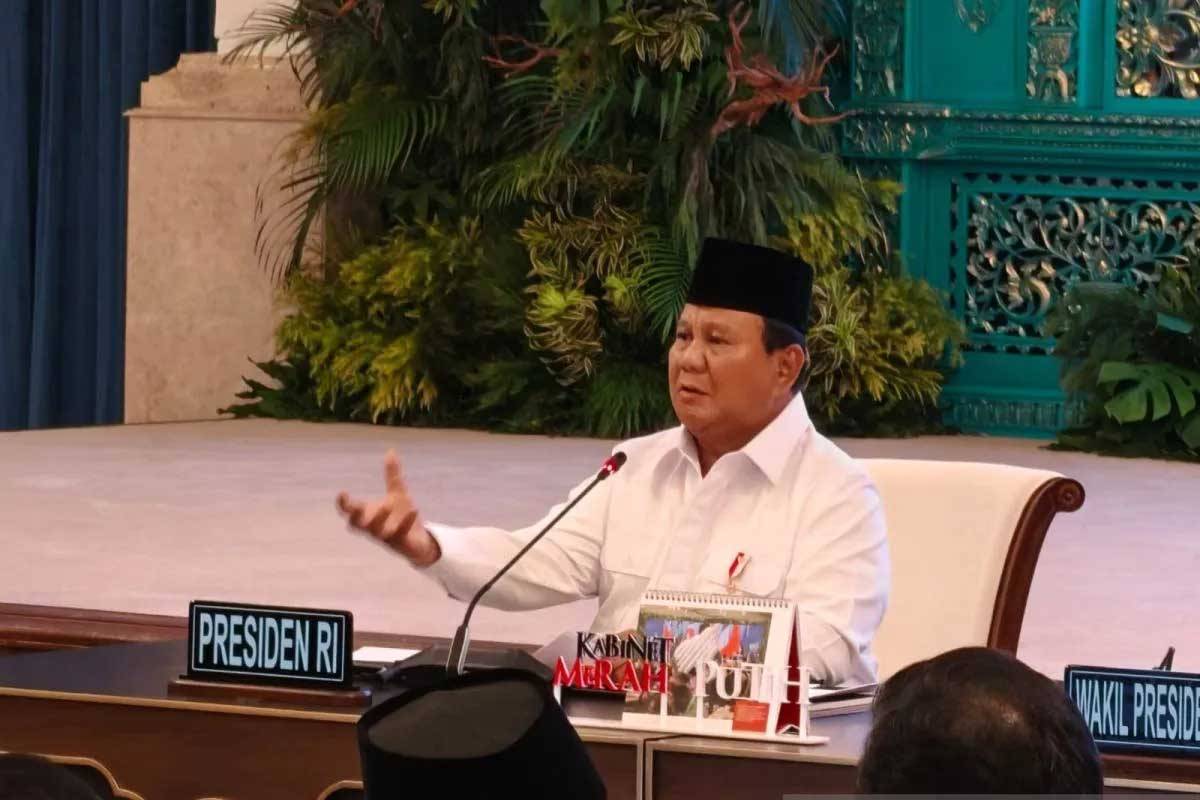 Prabowo Minta Pejabat Beri Solusi di Daerah Bencana, Bukan Foto-foto