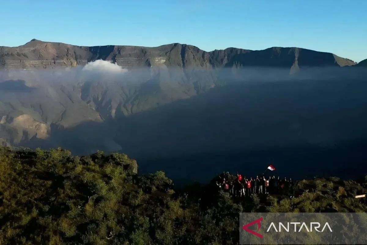 Jalur Pendakian Gunung Tambora Ditutup Mulai 28 Desember