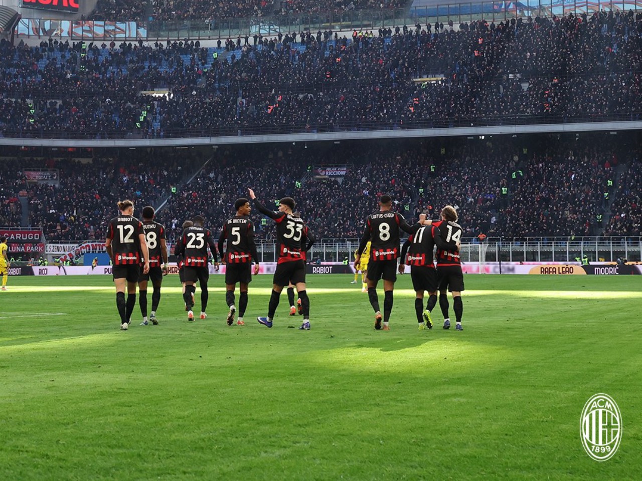 AC Milan Bantai Hellas Verona 3-0, Allegri Puas