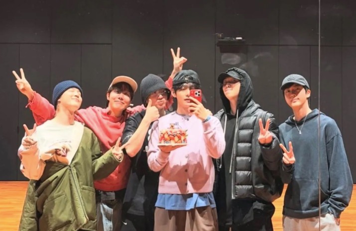 V BTS Ultah, Tahun Depan Dirayakan Bersama Army