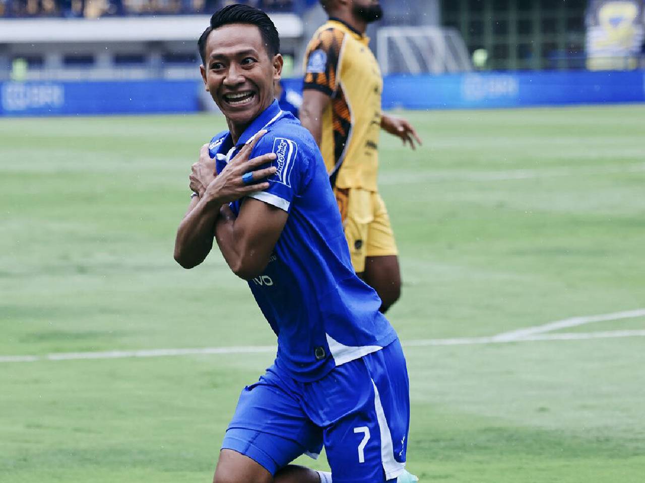 Bungkam Persija, Persib ke Puncak Klasemen Super League 2025/26