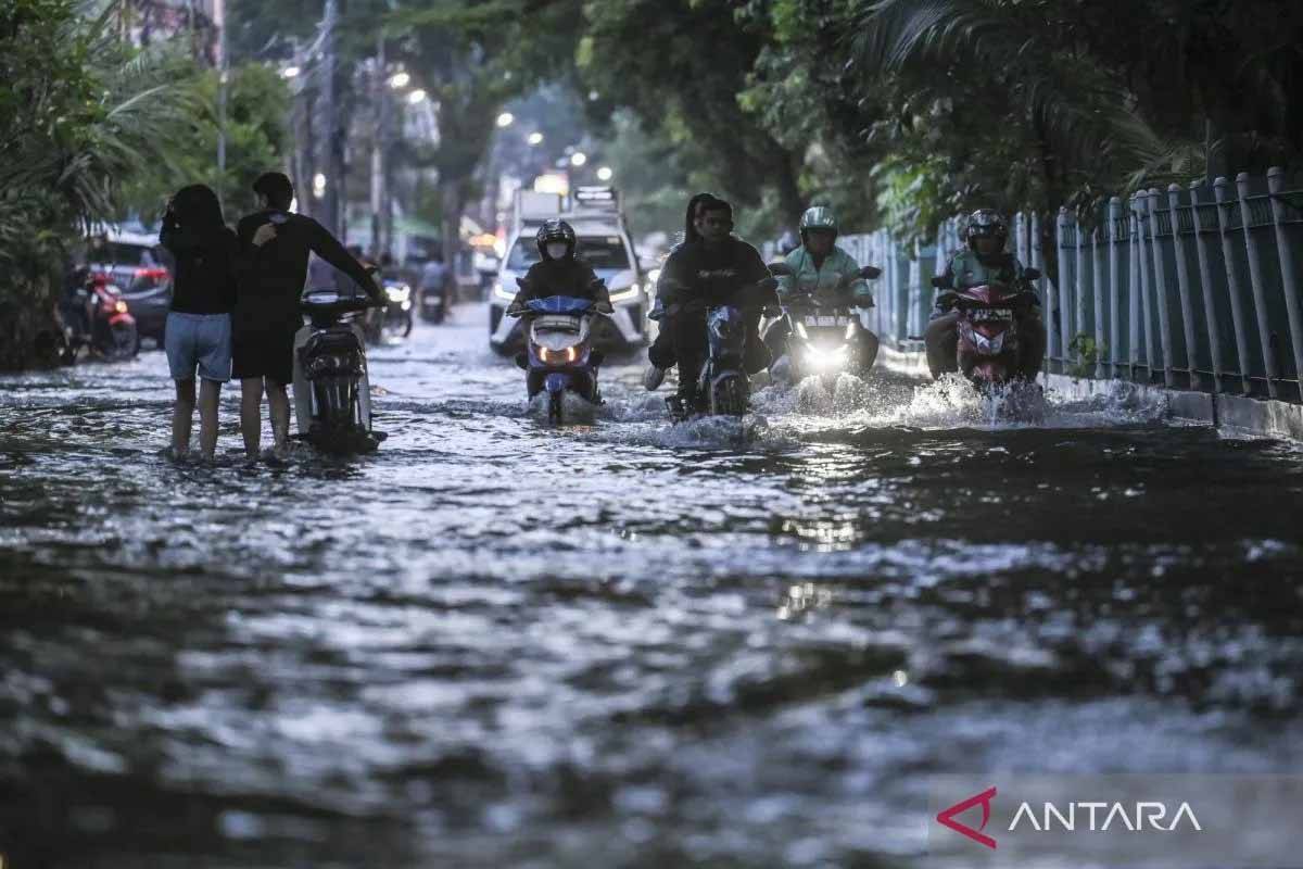 Banjir Rendam 4 RT dan 11 Jalan di Jakarta Utara, Surut pada Minggu Malam