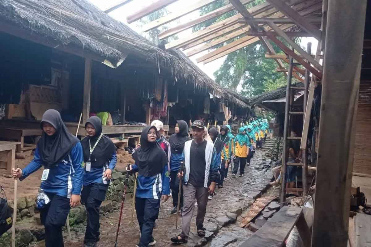 Warga Badui Panen Durian, Ramai Dikunjungi saat Libur Panjang