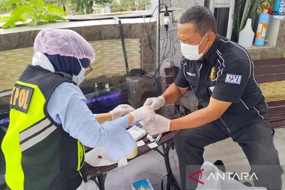 Polisi Ambil DNA Keluarga Pramugari Pesawat Kecelakaan di Gunung Bulusaraung