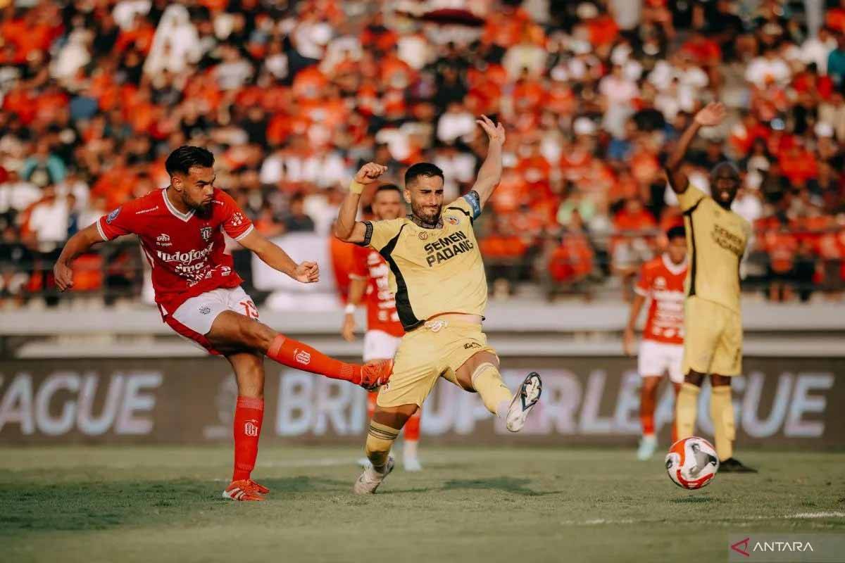 Tahan Imbang Bali United, Semen Padang Digelontor Bonus