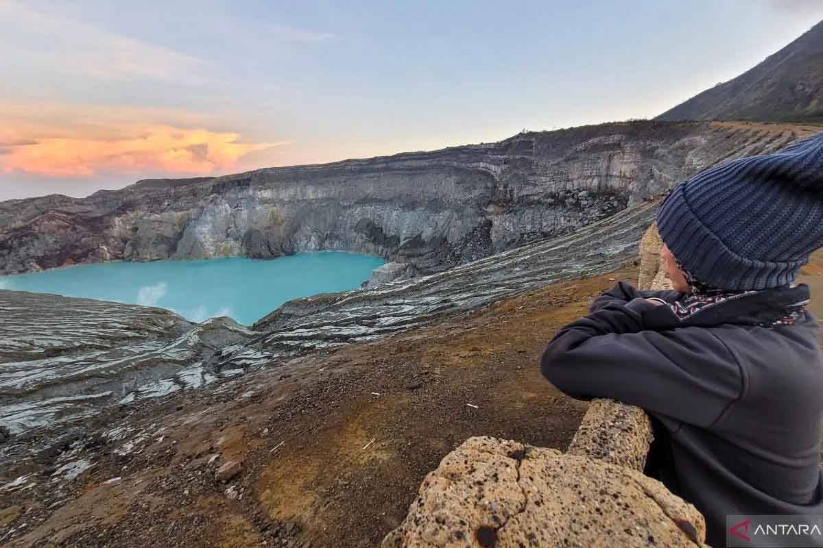 3 Tempat Wisata Alam Menakjubkan, Lihat Api Biru Kawah Ijen!