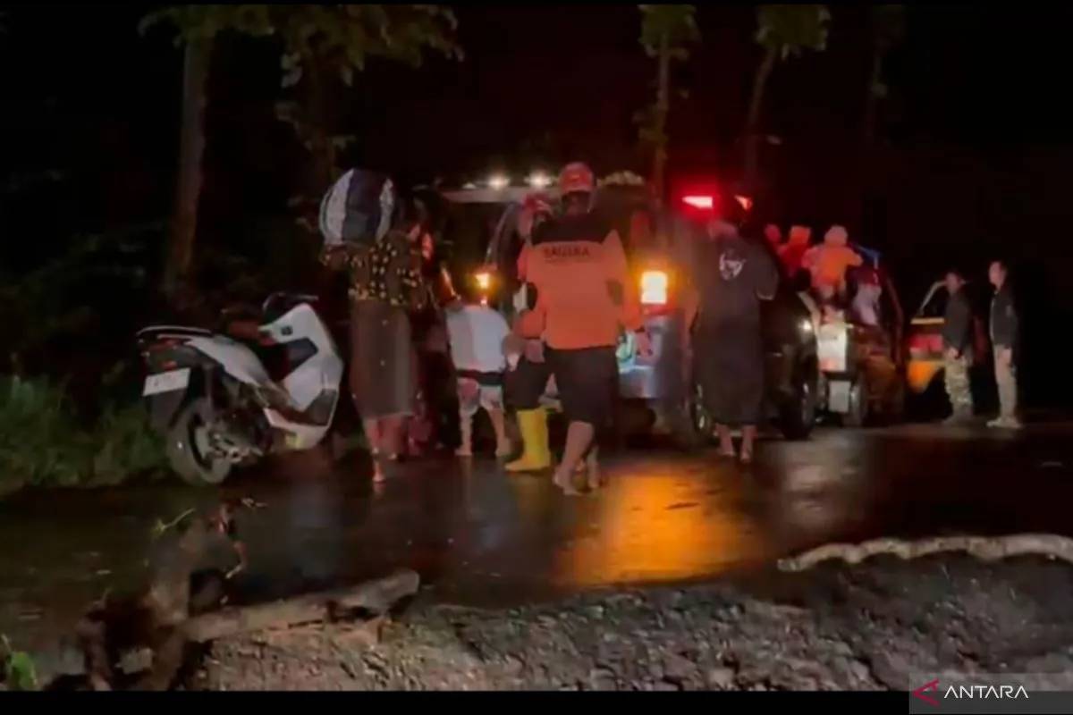 Fenomena Tanah Bergerak di Tegal, 2.453 Jiwa Mengungsi, Ada Ibu Hamil dan Balita