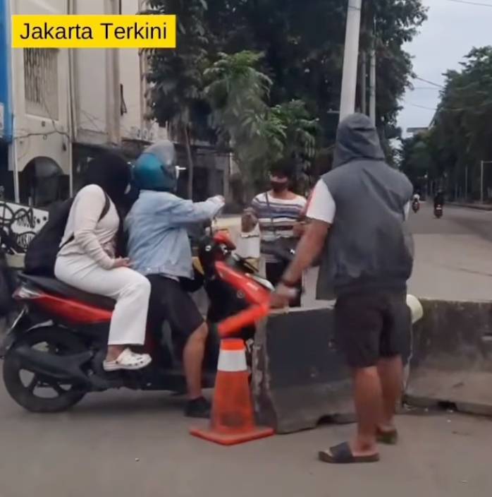 Viral Pak Ogah Lakukan Pungli di Kota Tua, Satpol PP: Pelaku Sedang Diburu