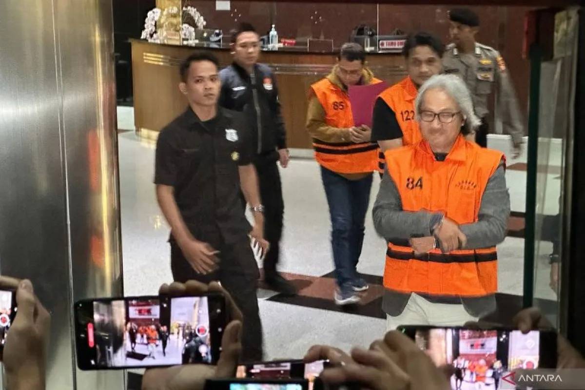 KPK Geledah KPP Madya Banjarmasin dan PT BKB, Amankan Barang Bukti Dokumen