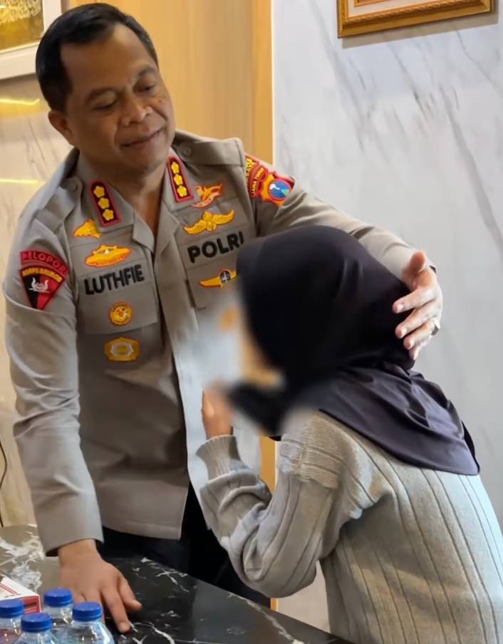 Mahasiswi Surabaya Curi HP karena Tak Punya Uang, Kapolrestabes Bantu Biaya Indekos