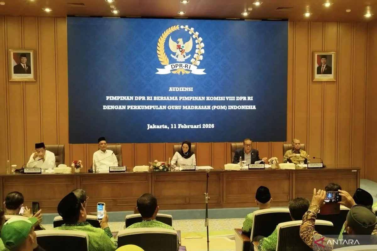 DPR Lapor ke Prabowo Subianto, Soal Gaji Guru Madrasah Rp 250 Ribu Per Bulan