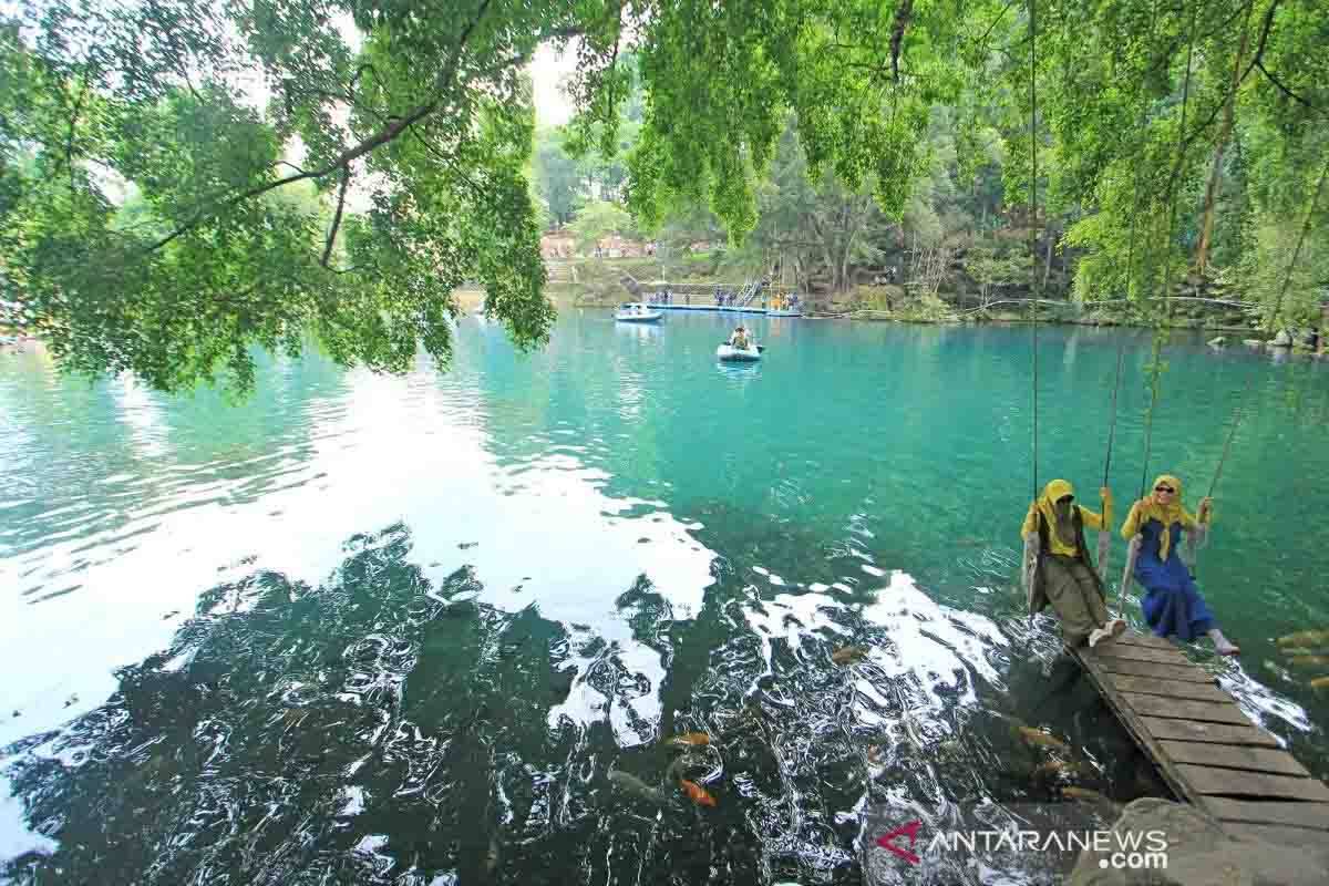 Rekomendasi Wisata Kuningan, Menikmati Indahnya Telaga Biru Cicerem