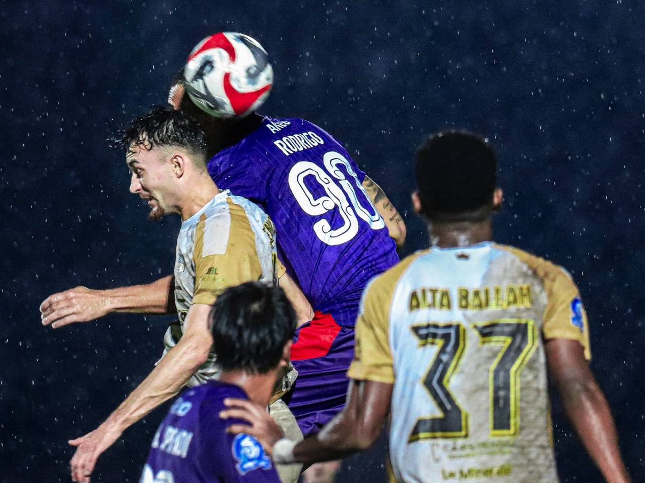 Jadwal Super League Hari Ini Persik Kediri vs PSIM Yogyakarta: Bertolak Belakang