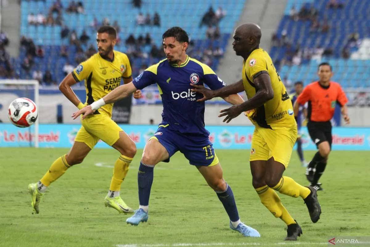 Arema FC Kalahkan Semen Padang, Vinicius Puas Cetak 2 Gol untuk Singo Edan