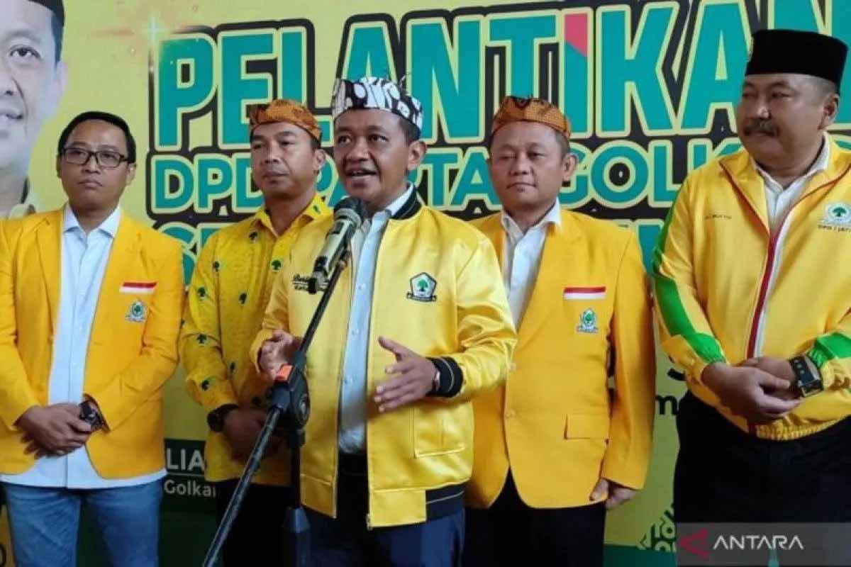 Bahlil Lahadalia Goda Emil Dardak, Agar Pindah Golkar
