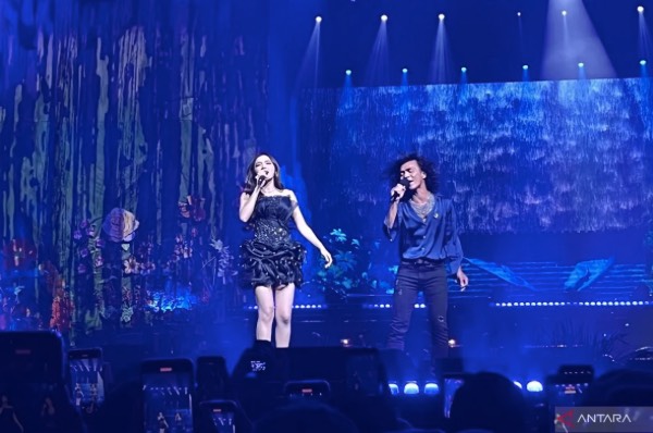 Mahalini Bahagia Duet dengan Kaka Slank di Konser Comeback, Penonton Terkejut