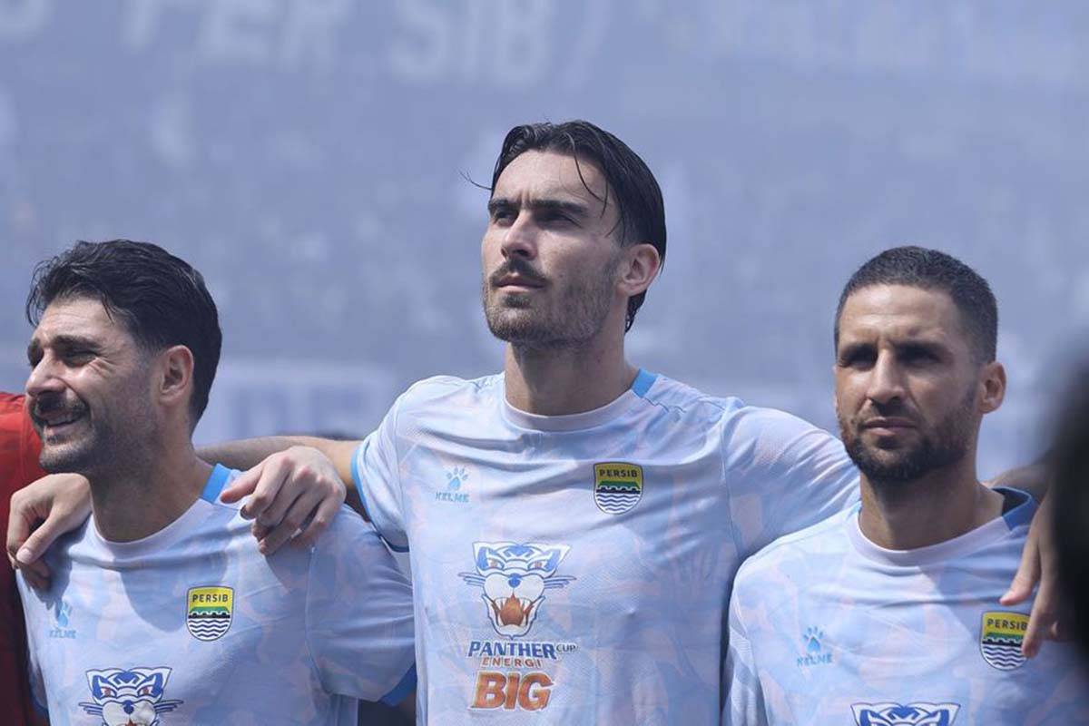 Andrew Jung Tak Peduli Kritik, Fokus Misi Persib Bandung Juara - GenPI.co
