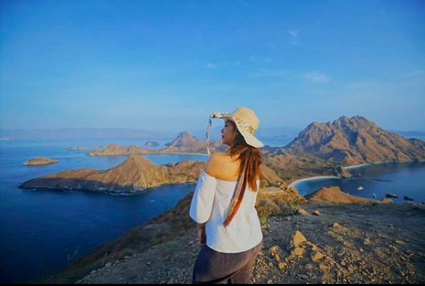 Siapa Sosok Travel Blogger Indonesia Favorite-mu? dan mengapa ia menjadi favorite bagimu?