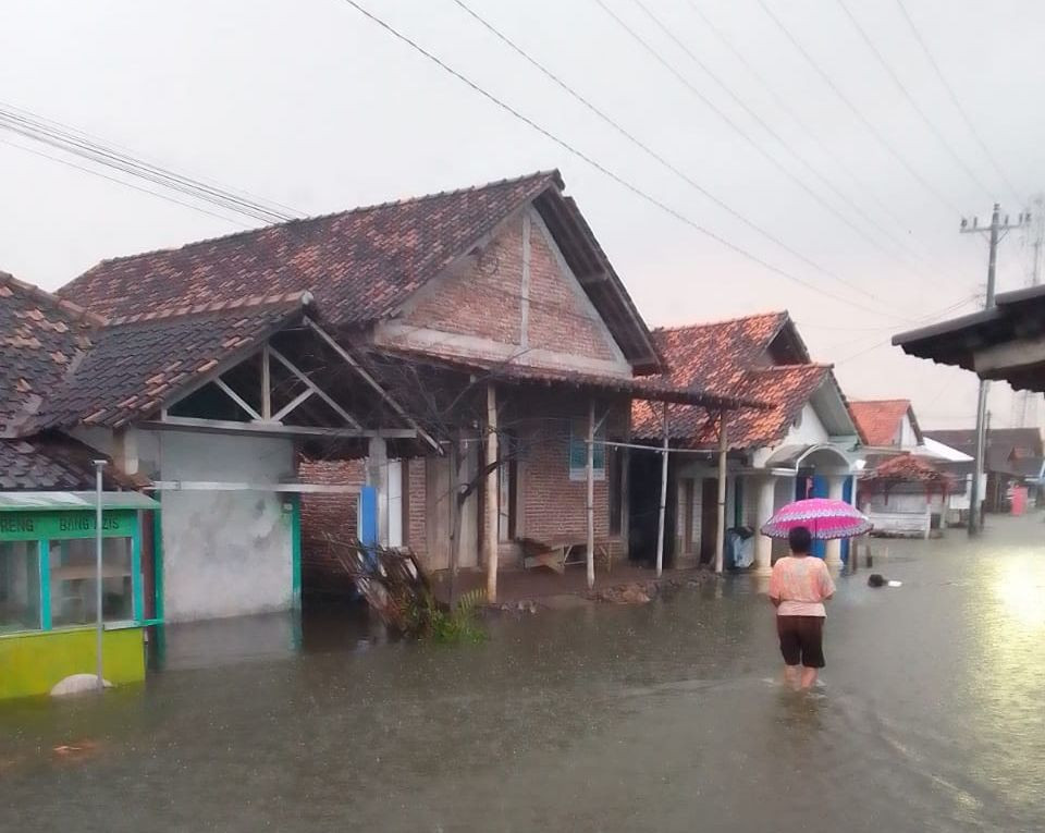 Banjir Rob Setinggi Cm Kembali Rendam Pesisir Kendal Genpi Co Jateng