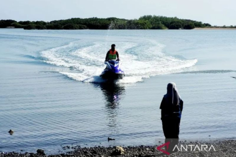 8 Pantai Eksotis di Labuhan Merak, Situbondo, Destinasi Wajib